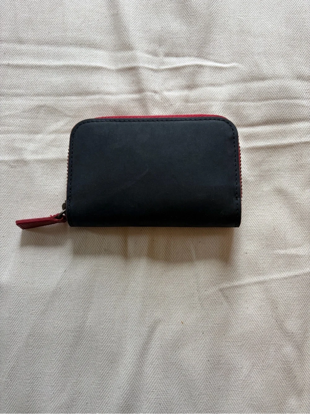 Coin purse made from recycled tires
